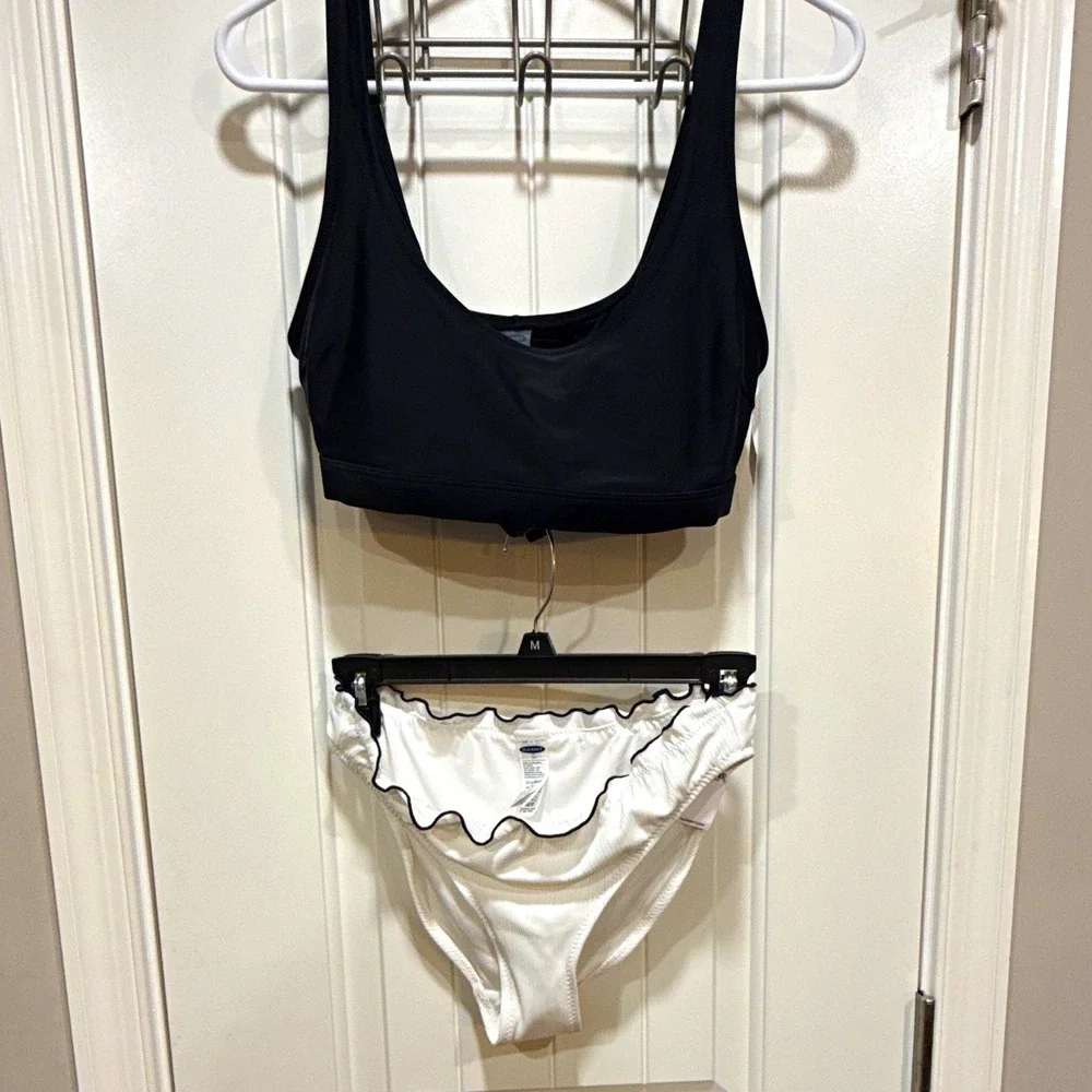 Old Navy Women's 2pc Bikini Set Black Top (M) White Ribbed Ruffle Bottoms S NWT